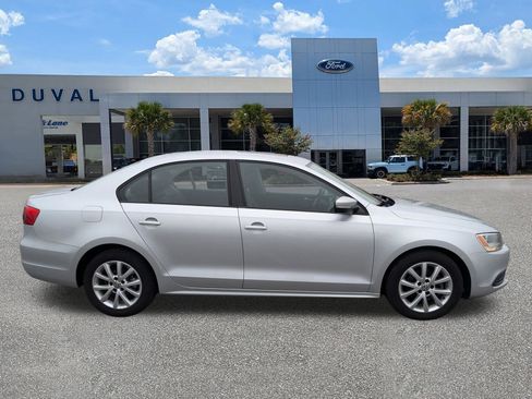 Used 2012 Volkswagen Jetta SE image 3