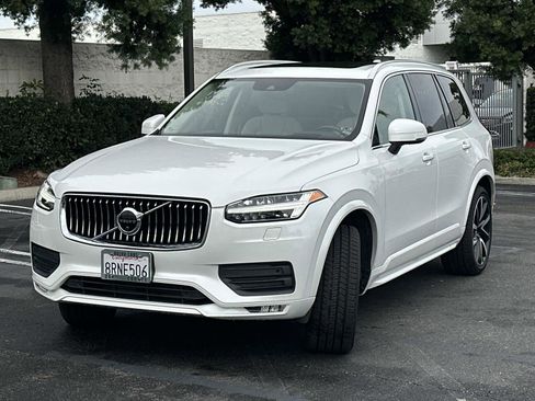 Used 2020 Volvo XC90 T6 Momentum image 8
