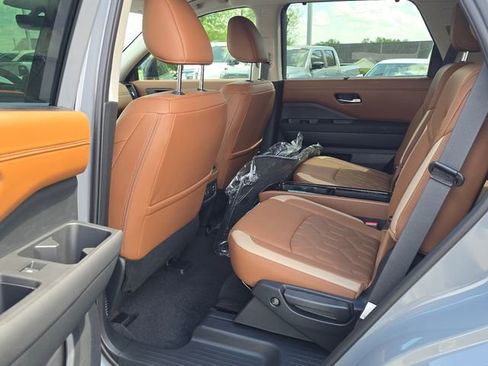 New 2026 Nissan Pathfinder Platinum AWD/4WD image 13