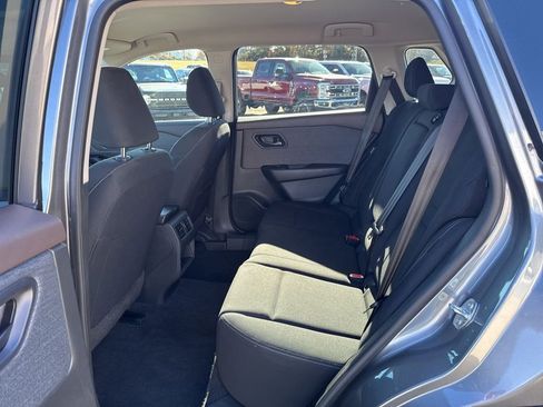 Used 2023 Nissan Rogue S image 13