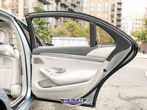 Used 2016 Mercedes-Benz S 550 4MATIC Sedan w/ Premium Package image 46