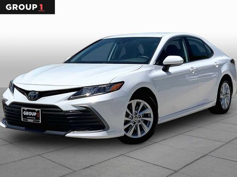 Used 2023 Toyota Camry LE w/ Convenience Package FWD image 1