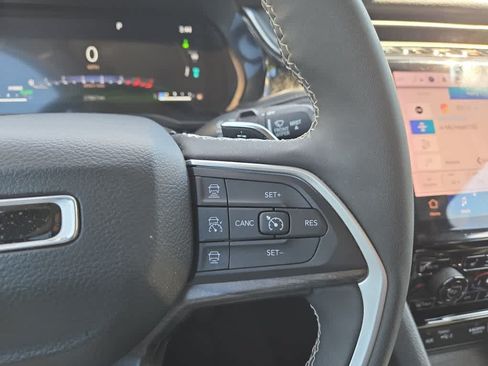 Used 2023 Jeep Grand Cherokee 4WD 4xe w/ Luxury Tech Group II image 24