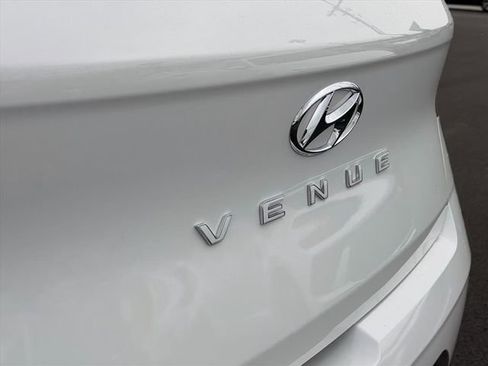 New 2026 Hyundai Venue SEL FWD image 30