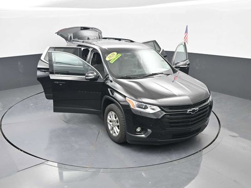 Used 2020 Chevrolet Traverse LT w/ LPO, Blackout Package AWD/4WD image 47