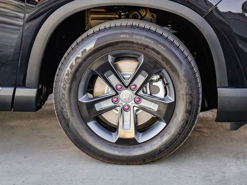 Used 2025 Honda Pilot EX-L image 11