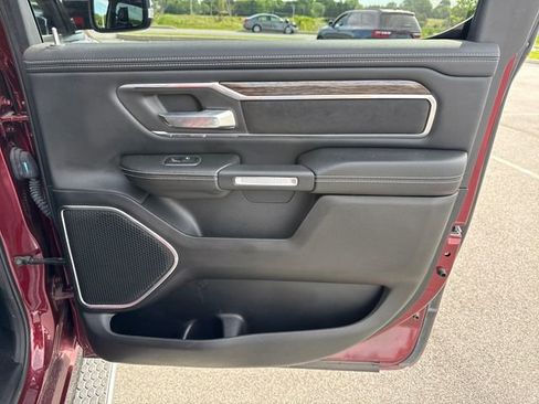 Used 2019 RAM 1500 Laramie AWD/4WD image 16