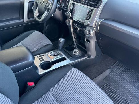 Used 2024 Toyota 4Runner SR5 AWD/4WD image 31