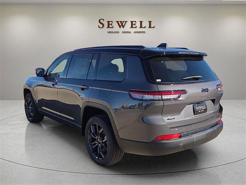 New 2025 Jeep Grand Cherokee L Limited image 3