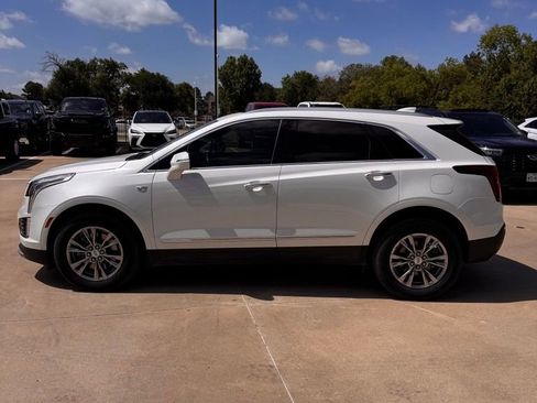 Used 2021 Cadillac XT5 Premium Luxury w/ LPO, Floor Liner Package FWD image 4