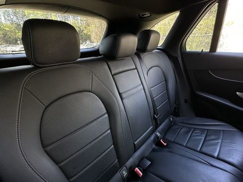 Used 2020 Mercedes-Benz GLC 300 4MATIC image 37