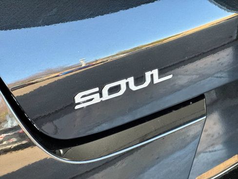 Used 2024 Kia Soul LX w/ Option Group 015 image 24