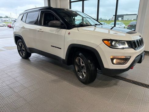 Used 2018 Jeep Compass Trailhawk w/ Leather Interior Group AWD/4WD image 1