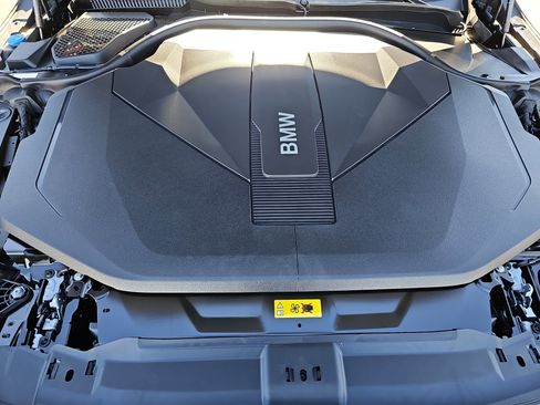 New 2026 BMW i5 eDrive40 w/ Convenience Package image 32