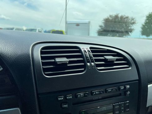 Used 2003 Ford Thunderbird image 30