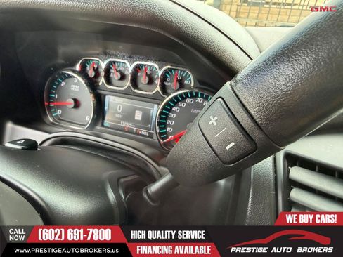 Used 2017 GMC Yukon SLT AWD/4WD image 30