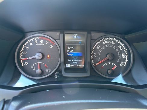 Used 2021 Toyota Tacoma SR RWD image 3