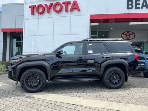 New 2026 Toyota 4Runner TRD Off-Road Premium AWD/4WD image 2
