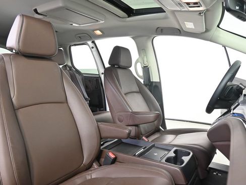 Used 2025 Honda Odyssey Touring image 24