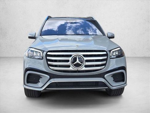 New 2026 Mercedes-Benz GLS 580 4MATIC image 4