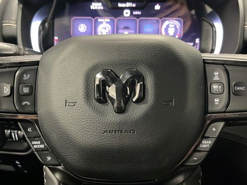 Used 2025 RAM 1500 Limited w/ Trailer Tow Group AWD/4WD image 16