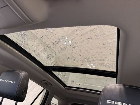 Certified 2024 GMC Terrain Denali w/ Black Diamond Edition image 32