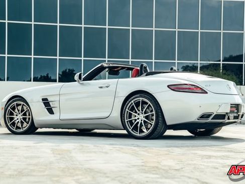Used 2012 Mercedes-Benz SLS AMG Roadster image 3