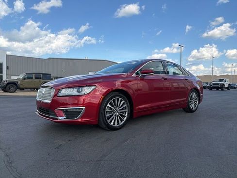 Used 2018 Lincoln MKZ Premiere image 3
