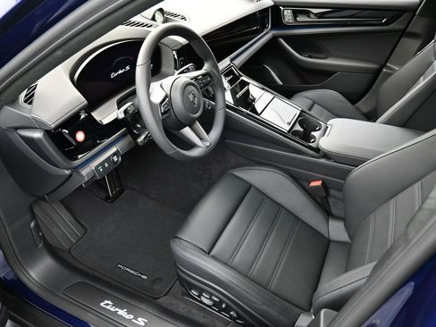 New 2026 Porsche Panamera Turbo S image 4
