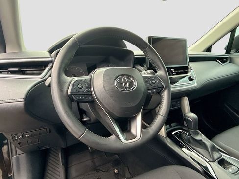 Used 2024 Toyota Corolla Cross LE FWD image 12