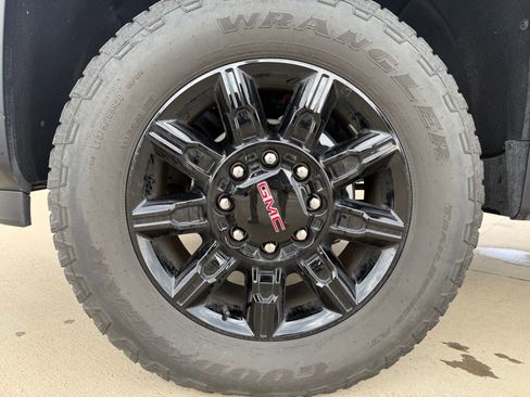 Certified 2025 GMC Sierra 2500 AT4 w/ AT4 Premium Plus Package image 13