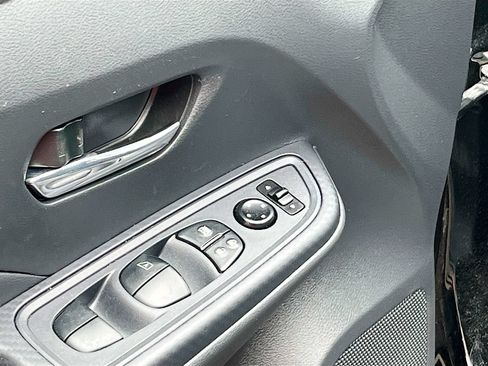Used 2024 Nissan Versa SV w/ Trunk Package FWD image 16