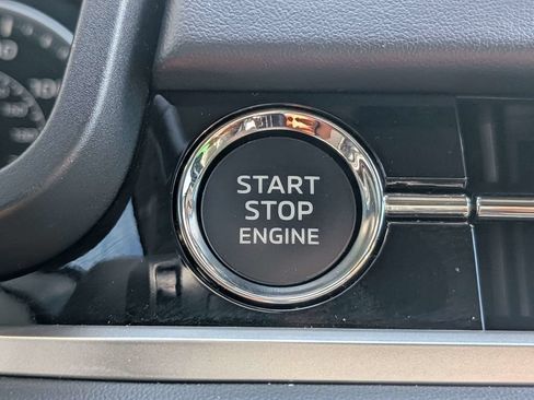 Used 2024 Mitsubishi Outlander ES FWD image 29