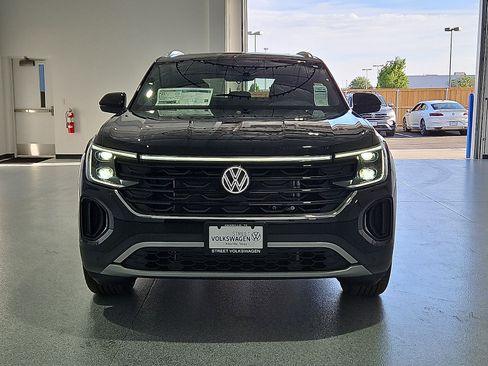 New 2026 Volkswagen Atlas Cross Sport SE FWD image 4