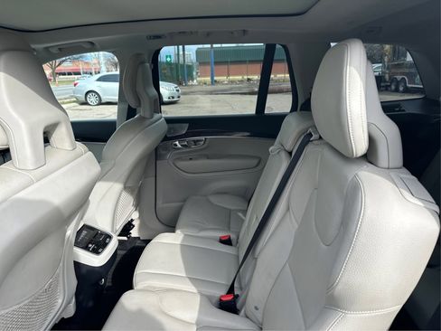Used 2016 Volvo XC90 T6 Momentum w/ Momentum Plus Package image 11
