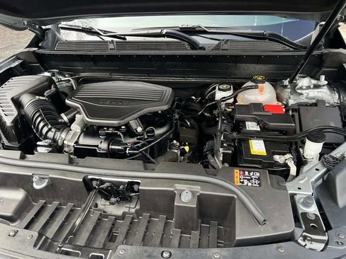 Used 2023 GMC Acadia SLT image 11