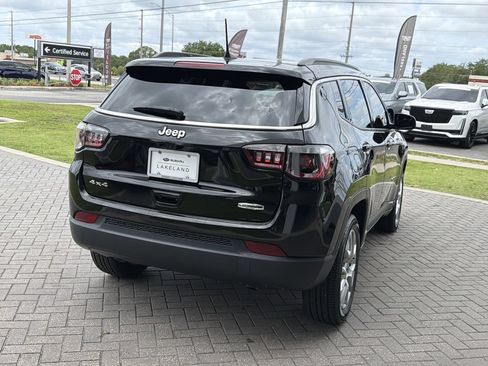 Used 2024 Jeep Compass Latitude AWD/4WD image 6
