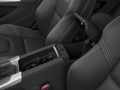 Used 2015 Volvo S60 T5 image 17