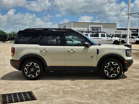 Certified 2024 Ford Bronco Sport Outer Banks w/ Tech Package image 2