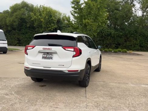 Used 2022 GMC Terrain AT4 w/ Infotainment Package II AWD/4WD image 8