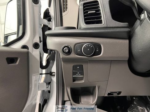 New 2026 Ford Transit 250 148 Medium Roof w/ Load Area Protection Package RWD image 31