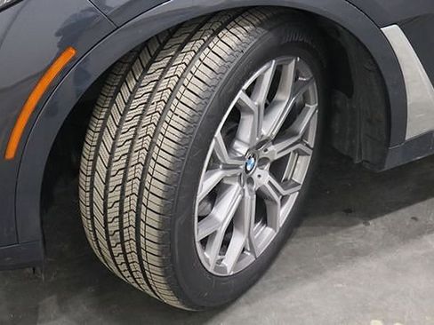 Used 2021 BMW X7 xDrive40i w/ Cold Weather Package image 48