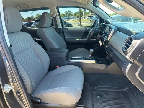 Used 2022 Toyota Tacoma SR5 w/ Technology Package RWD image 23