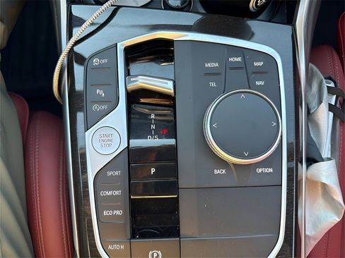 Used 2023 BMW 330i Sedan w/ M Sport Package image 10