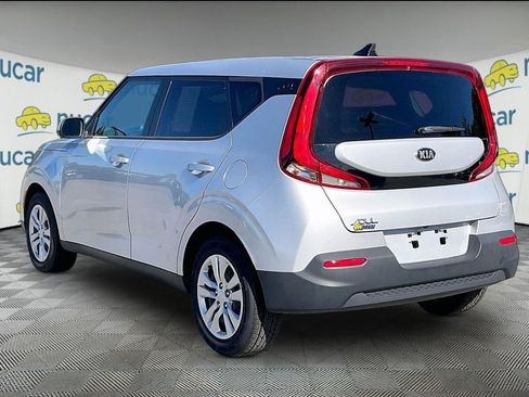 Used 2020 Kia Soul LX FWD image 4