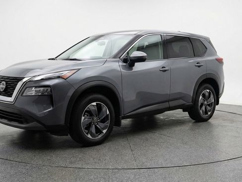 Used 2025 Nissan Rogue SV AWD/4WD image 3