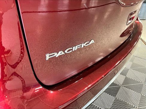 Used 2023 Chrysler Pacifica Limited w/ Uconnect Theater Family Group AWD/4WD image 22