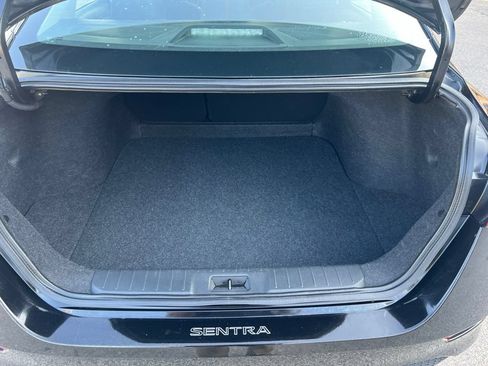 Used 2022 Nissan Sentra SV FWD image 11