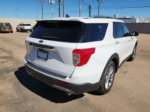 Used 2023 Ford Explorer Limited image 4