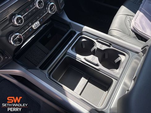 New 2026 Ford F250 Lariat w/ Black Appearance Package image 17